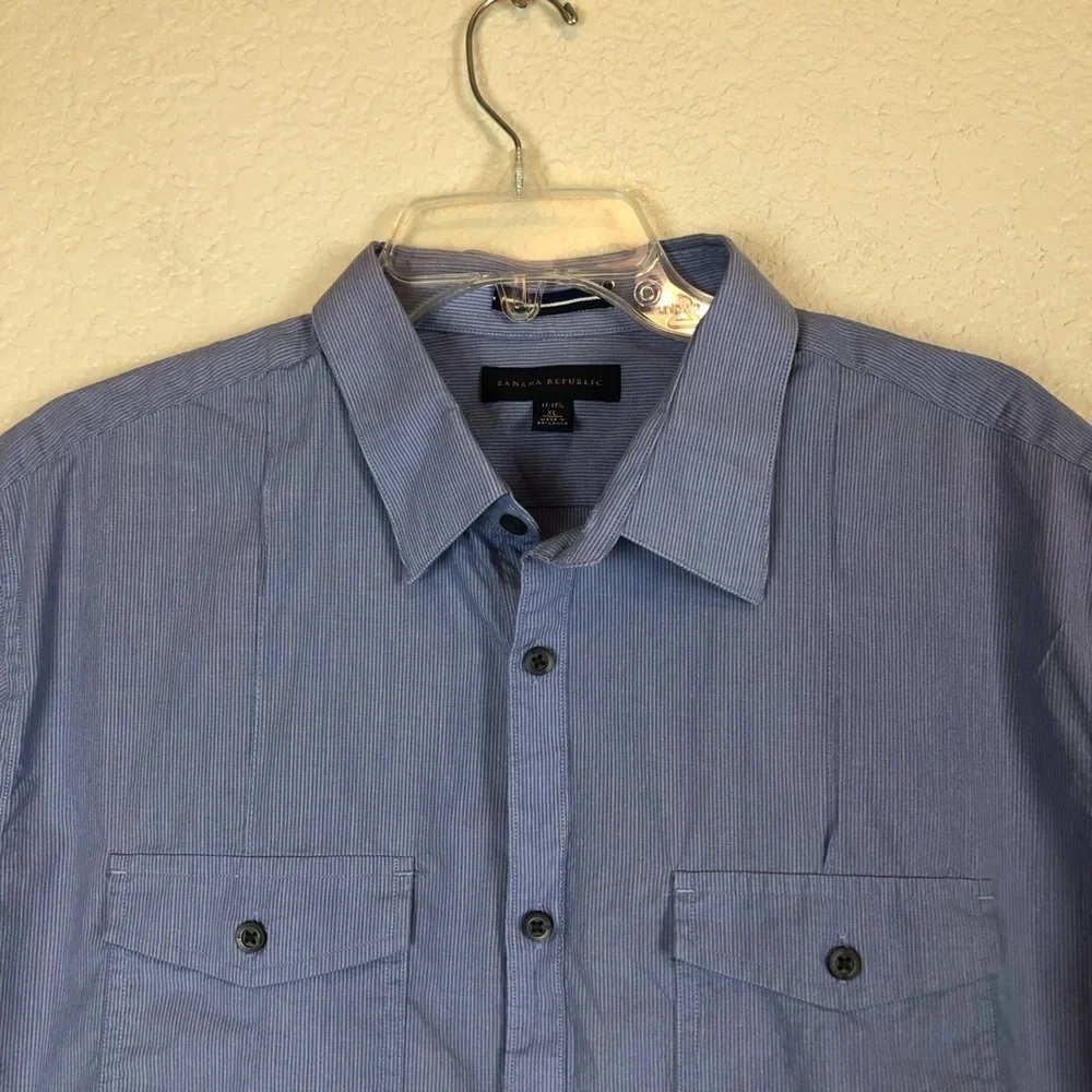 Banana Republic Men's Blue Thin Striped Short Sleeve Button Down Shirt size XL